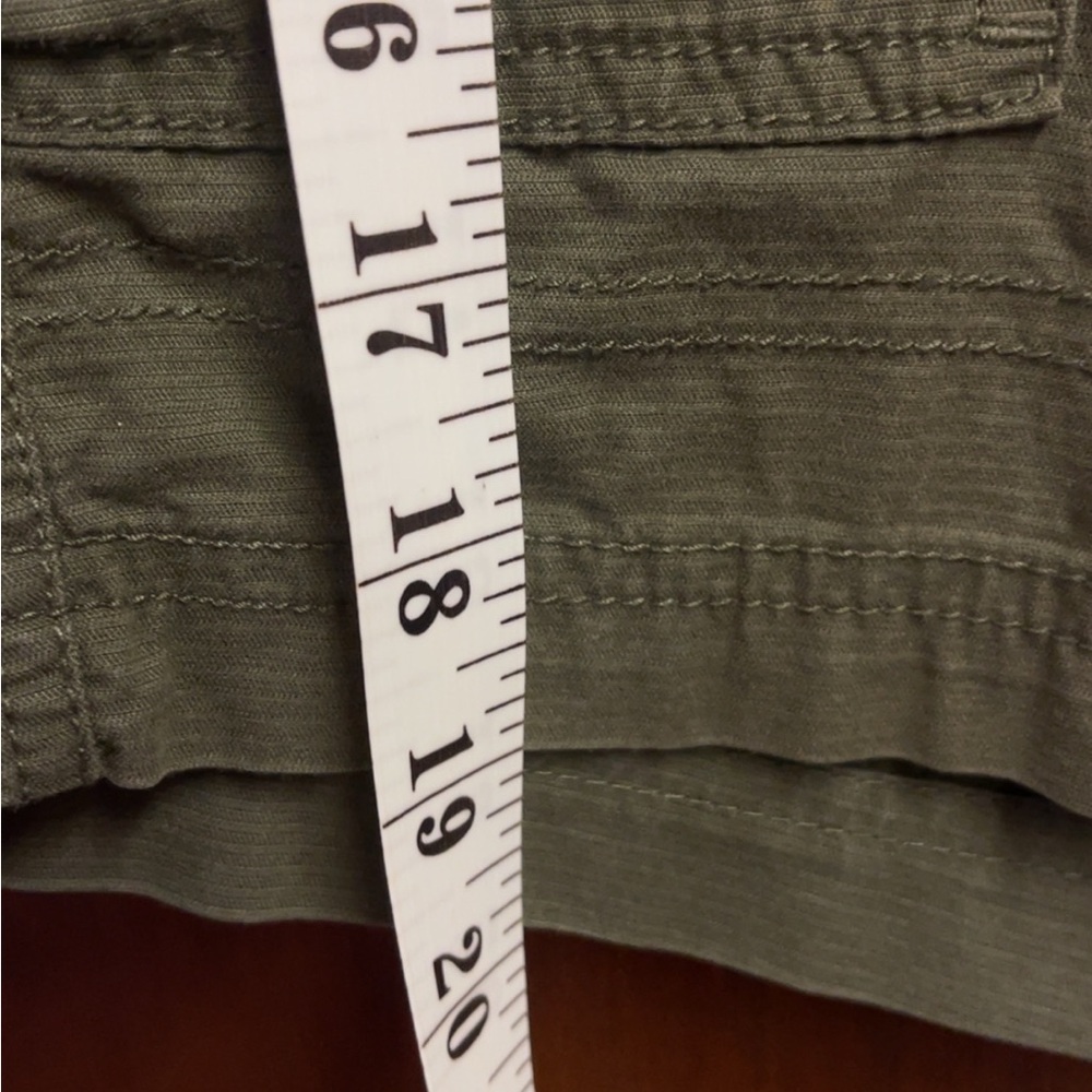 NWOT - 36 - Goodfellows Olive Green Cargo Shorts - Picture 4 of 5